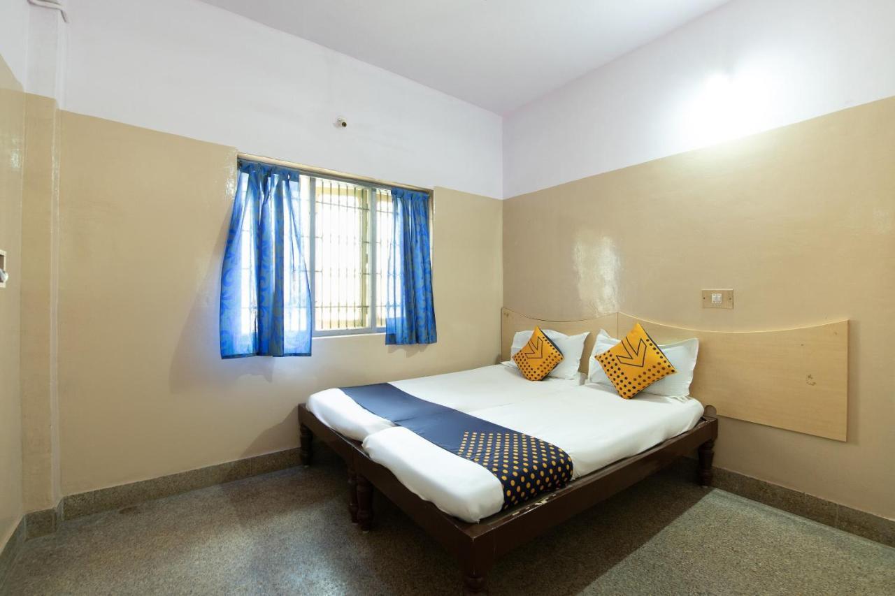 Spot On 66235 Samruddhi Lodge Tumkur Bagian luar foto