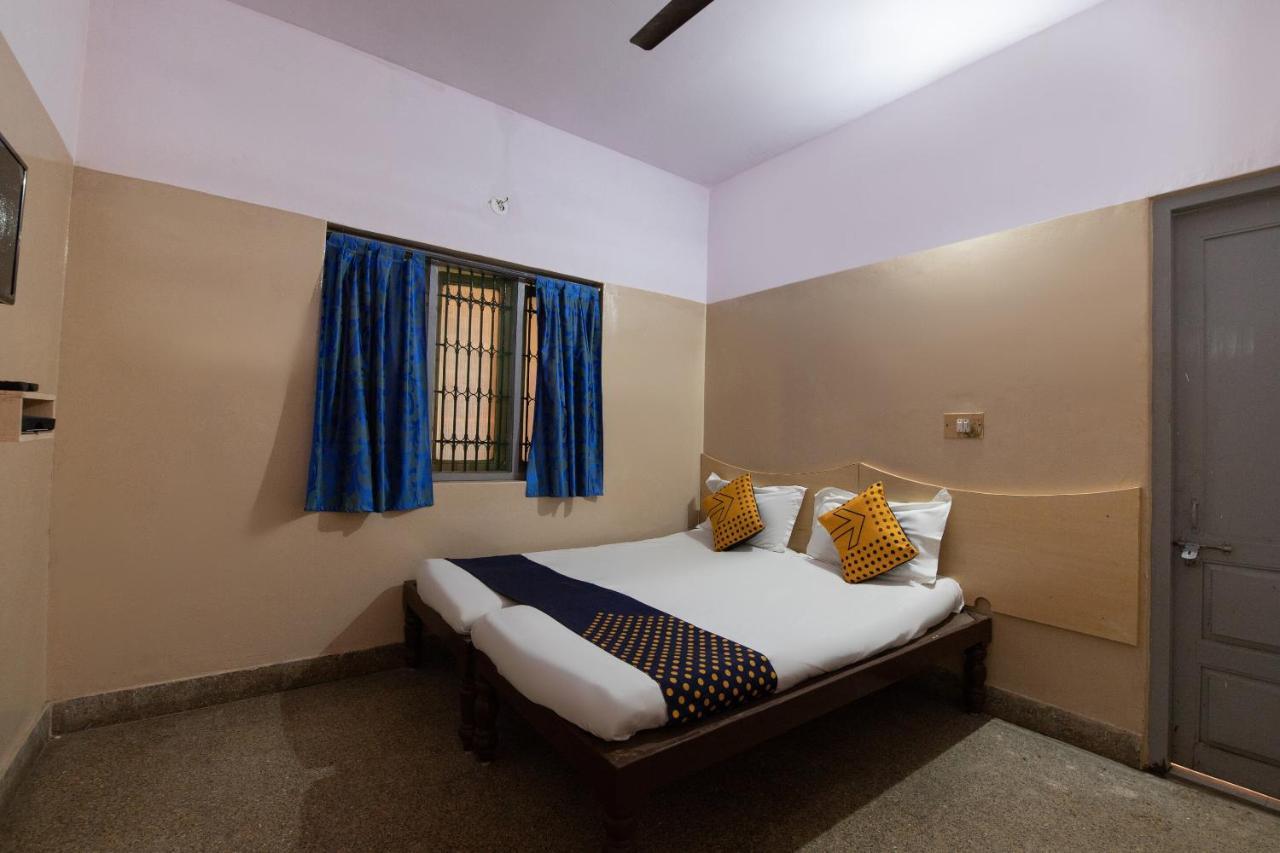 Spot On 66235 Samruddhi Lodge Tumkur Bagian luar foto